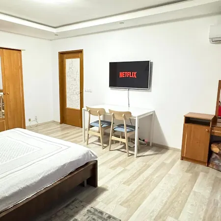 Charming Getaway - Unirii Square Apartmán Bukurešť
